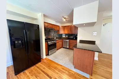 2115 W Farwell Avenue #202, Chicago, IL 60645 - Photo 5
