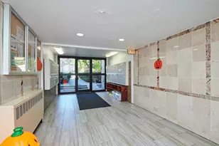 2115 W Farwell Ave, Chicago, IL 60645 - Photo 11