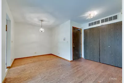 404 Sandalwood Lane #A2, Schaumburg, IL 60193 - Photo 5