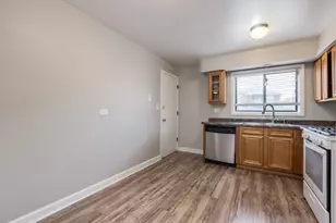 10429 Dearlove Rd, Glenview, IL 60025 - Photo 9