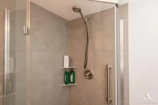 6644 W 65th St, Chicago, IL 60638 - Photo 13