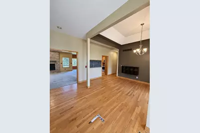635 Nathan Lattin Lane, Sycamore, IL 60178 - Photo 3