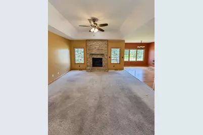 635 Nathan Lattin Lane, Sycamore, IL 60178 - Photo 5