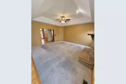 635 Nathan Lattin Lane, Sycamore, IL 60178 - Photo 7