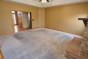 635 Nathan Lattin Ln, Sycamore, IL 60178 - Photo 7