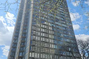 5320 N Sheridan Rd, Chicago, IL 60640 - Photo 1