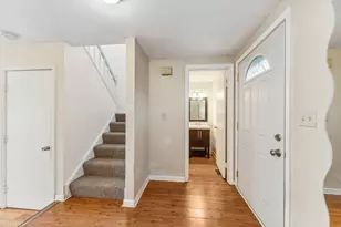 527 Winston Ln, Deerfield, IL 60015 - Photo 3