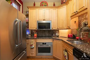 2151 W Polk St, Chicago, IL 60612 - Photo 9