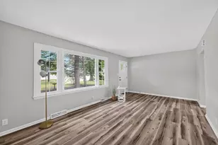 333 Bethany Rd, Sycamore, IL 60178 - Photo 9