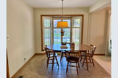 44 Queens Court #44, Westchester, IL 60154 - Photo 11