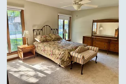 44 Queens Court #44, Westchester, IL 60154 - Photo 13