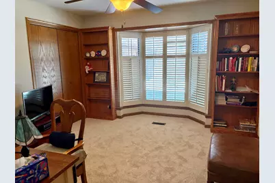 44 Queens Court #44, Westchester, IL 60154 - Photo 17