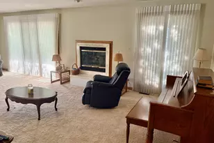 44 Queens Ct, Westchester, IL 60154 - Photo 5