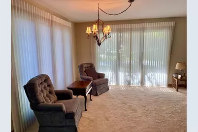 44 Queens Court #44, Westchester, IL 60154 - Photo 7