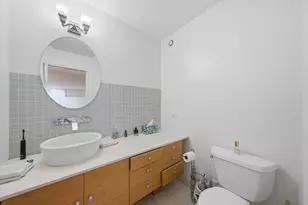 70 W Huron St, Chicago, IL 60654 - Photo 13