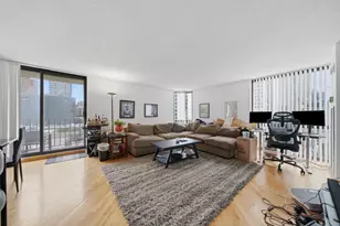 70 W Huron St, Chicago, IL 60654 - Photo 23