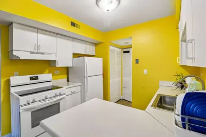 708 Shaw Court, Schaumburg, IL 60194 - Photo 9