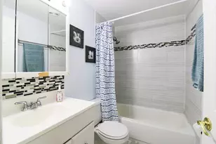 708 Shaw Ct, Schaumburg, IL 60194 - Photo 15
