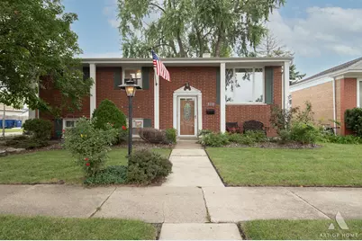 9313 Parkside Avenue, Oak Lawn, IL 60453 - Photo 1