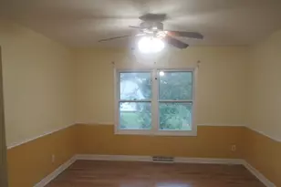 323 Berwick Dr, Aurora, IL 60506 - Photo 7