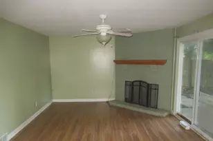 323 Berwick Dr, Aurora, IL 60506 - Photo 3