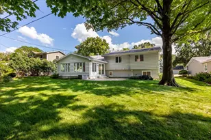 1009 Douglas Ave, Naperville, IL 60540 - Photo 3