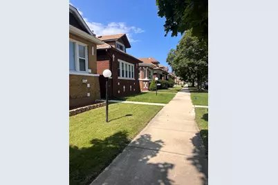 8340 S Paxton Avenue, Chicago, IL 60617 - Photo 3