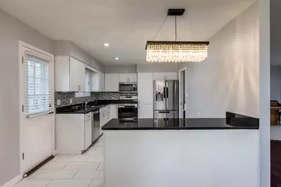 7851 W Church Street W, Morton Grove, IL 60053 - Photo 9