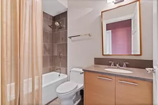 2550 N Lakeview Ave, Chicago, IL 60614 - Photo 25
