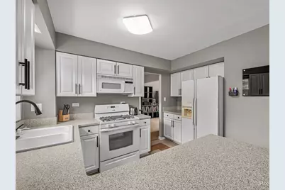 556 Westminster Place, Mundelein, IL 60060 - Photo 7