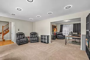 556 Westminster Pl, Mundelein, IL 60060 - Photo 5