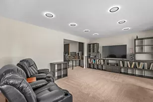 556 Westminster Pl, Mundelein, IL 60060 - Photo 3