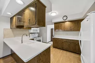 7809 Palm Dr, Orland Park, IL 60462 - Photo 9
