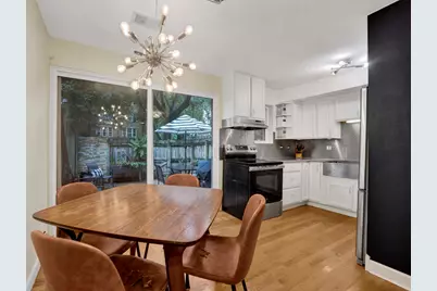 1635 W Belle Plaine Avenue, Chicago, IL 60613 - Photo 23