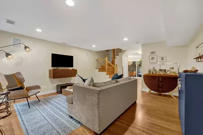1635 W Belle Plaine Avenue, Chicago, IL 60613 - Photo 15