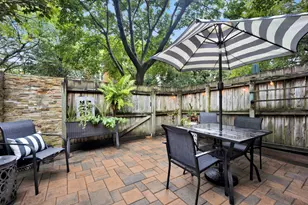 1635 W Belle Plaine Ave, Chicago, IL 60613 - Photo 7