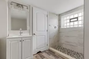 9132 S Blackstone Ave, Chicago, IL 60619 - Photo 15