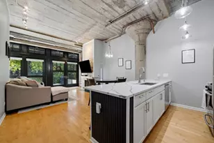 1000 W 15th St, Chicago, IL 60608 - Photo 9