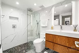 175 E Delaware Pl, Chicago, IL 60611 - Photo 21