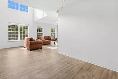 621 S Jade Lane, Round Lake, IL 60073 - Photo 7