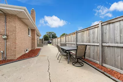 7316 W Greenleaf Street, Niles, IL 60714 - Photo 49