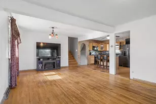 9019 W 92nd Pl, Hickory Hills, IL 60457 - Photo 5
