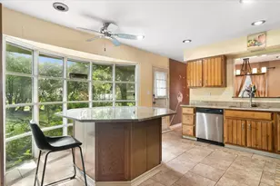 211 W Pickwick Rd, Arlington Heights, IL 60005 - Photo 3
