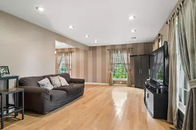 211 W Pickwick Road, Arlington Heights, IL 60005 - Photo 5