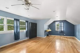 211 W Pickwick Rd, Arlington Heights, IL 60005 - Photo 13