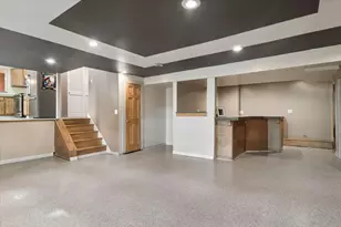211 W Pickwick Rd, Arlington Heights, IL 60005 - Photo 9