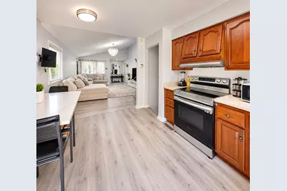 7909 W 93rd Street, Hickory Hills, IL 60457 - Photo 5