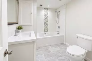 7909 W 93rd St, Hickory Hills, IL 60457 - Photo 9