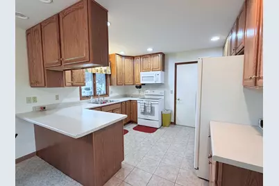 4 Genesee Court, Morrison, IL 61270 - Photo 9