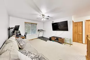 408 Locksley Dr, Streamwood, IL 60107 - Photo 19